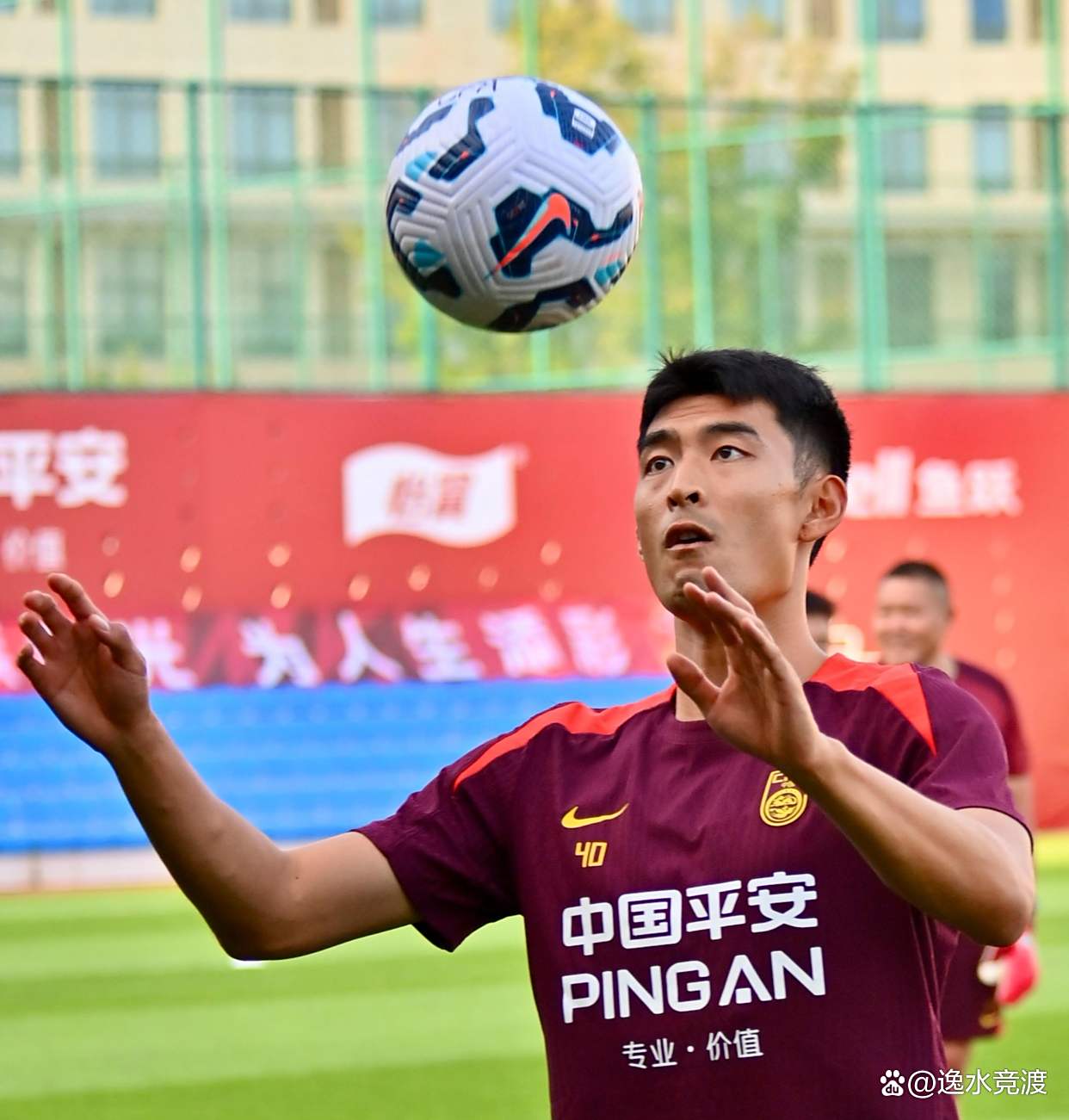 包含新一期国足集训全家福出炉，久尔杰维奇C位出镜的词条