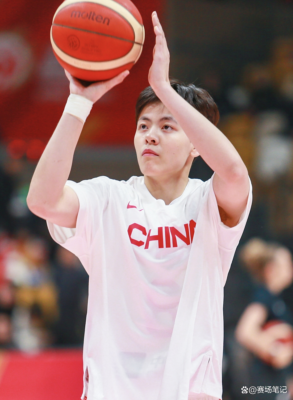 关于超高效率！杨舒予9投8中&三分2中1攻下17分4板4助的信息