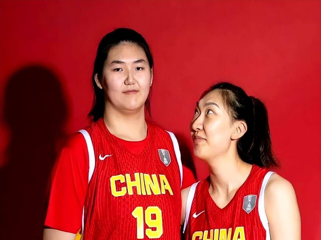 亚洲杯-张子宇11分钟13分女篮狂胜印尼51分